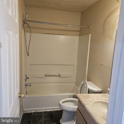 213 BELLWETHER CT, Newark, DE 19702