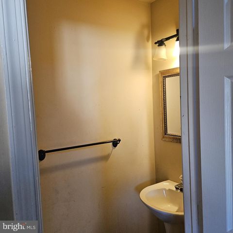 213 BELLWETHER CT, Newark, DE 19702