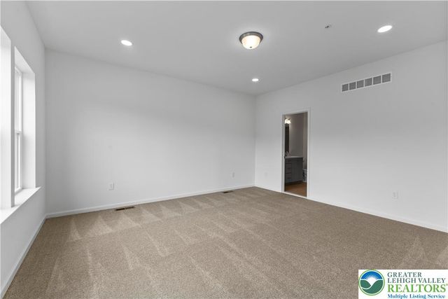 111 Timber Trail 53, Palmer Twp, PA 18045