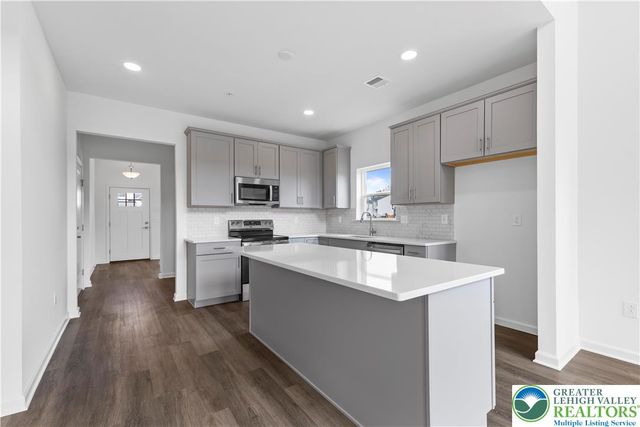 111 Timber Trail 53, Palmer Twp, PA 18045