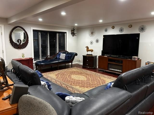 89 Muir Road, Grosse Pointe, MI 48236