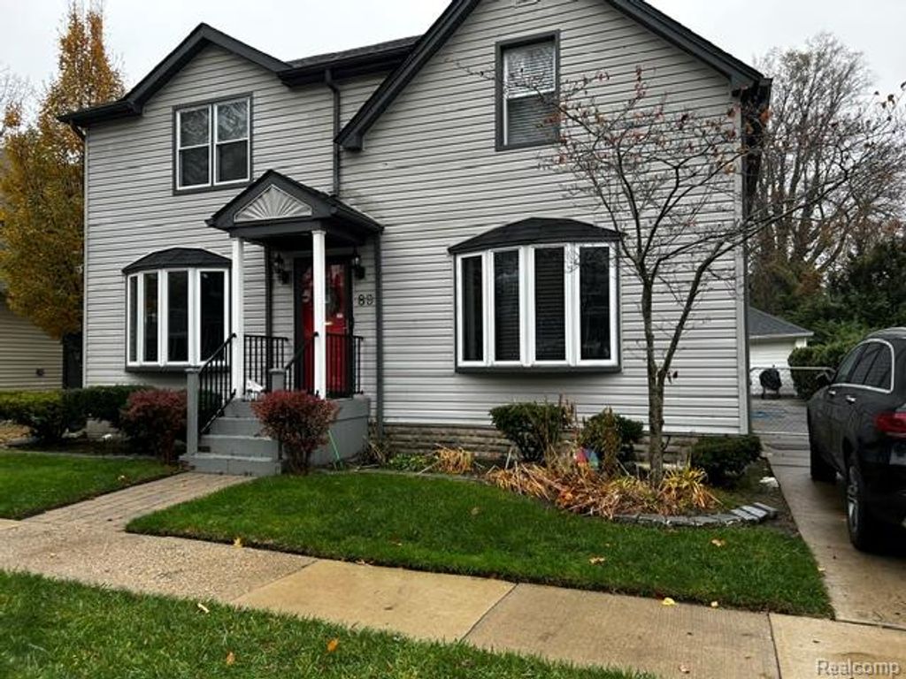 89 Muir Road, Grosse Pointe, MI 48236