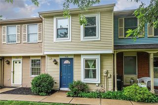 706 Bonnie Brae Dr 706, Moon/crescent Twp, PA 15108