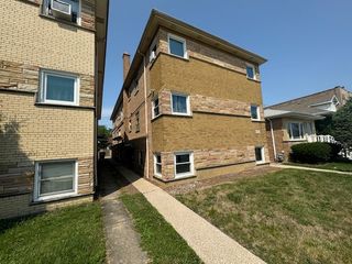 2244 Oak Park Avenue 2W, Berwyn, IL 60402