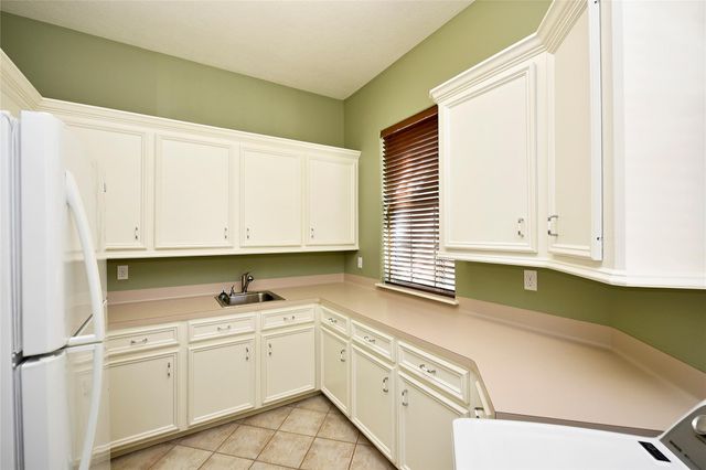 1710 Oyster Point Drive, Sugar Land, TX 77478