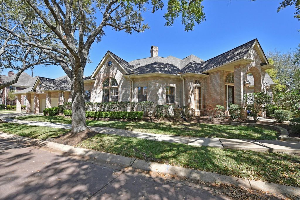 1710 Oyster Point Drive, Sugar Land, TX 77478