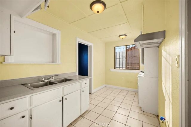 818 W 65th, Los Angeles, CA 90044