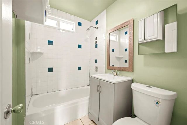 818 W 65th, Los Angeles, CA 90044