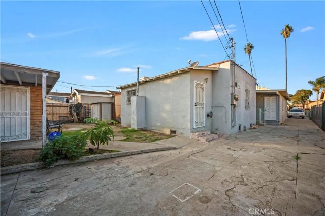818 W 65th, Los Angeles, CA 90044
