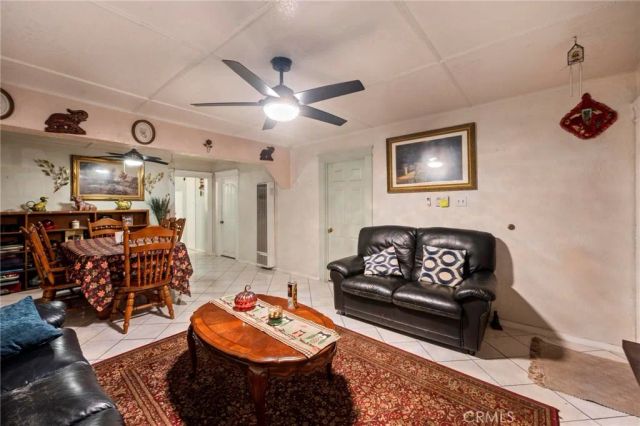 818 W 65th, Los Angeles, CA 90044