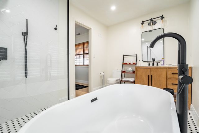 239 Southlake Drive, Mabank, TX 75156