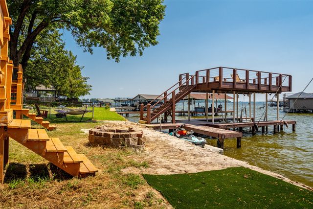239 Southlake Drive, Mabank, TX 75156