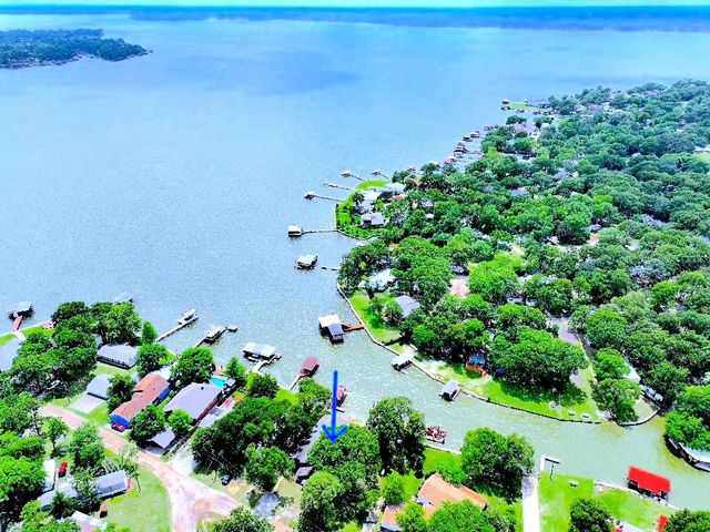 239 Southlake Drive, Mabank, TX 75156