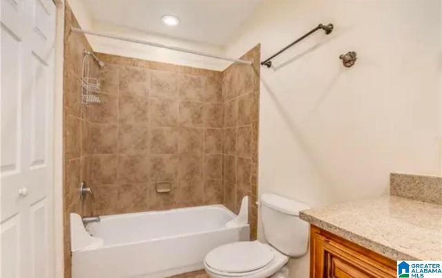 210 15TH STREET E, Tuscaloosa, AL 35401