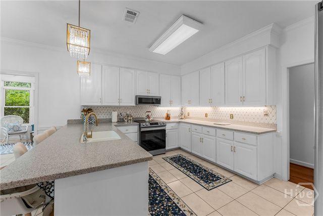 6 Cedar Point Drive, Savannah, GA 31405