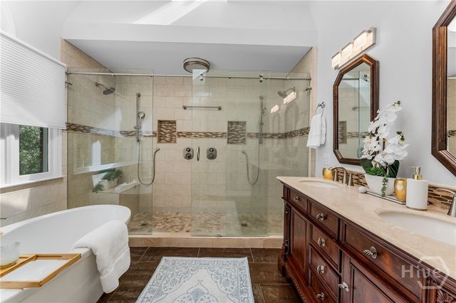 6 Cedar Point Drive, Savannah, GA 31405
