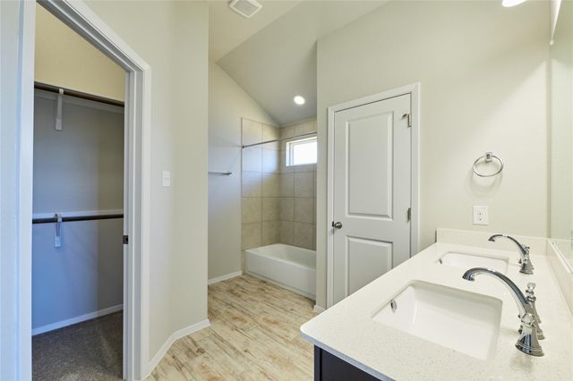 303 Trailside LN, Bastrop, TX 78602