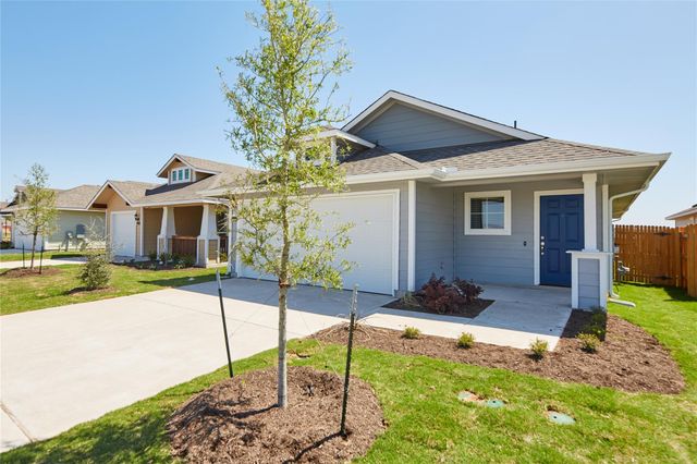 303 Trailside LN, Bastrop, TX 78602