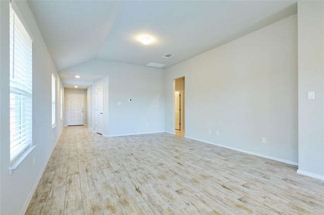 303 Trailside LN, Bastrop, TX 78602