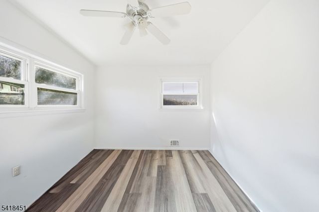 61 Hemlock Rd, Rockaway Boro, NJ 07866