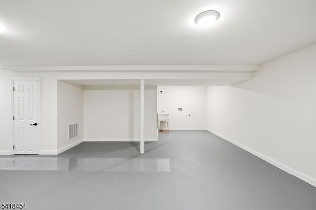 61 Hemlock Rd, Rockaway Boro, NJ 07866