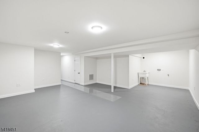 61 Hemlock Rd, Rockaway Boro, NJ 07866