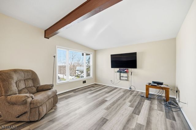 61 Hemlock Rd, Rockaway Boro, NJ 07866