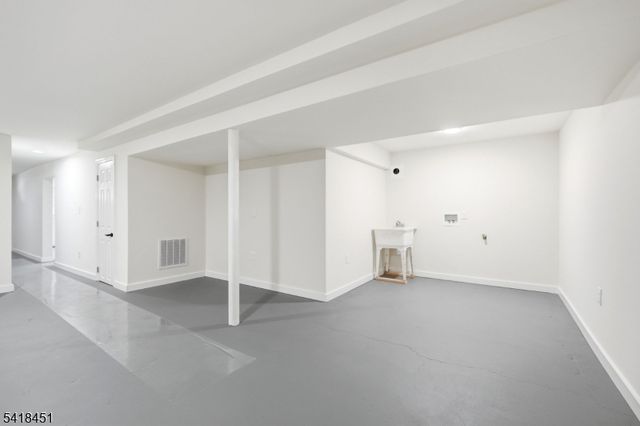 61 Hemlock Rd, Rockaway Boro, NJ 07866