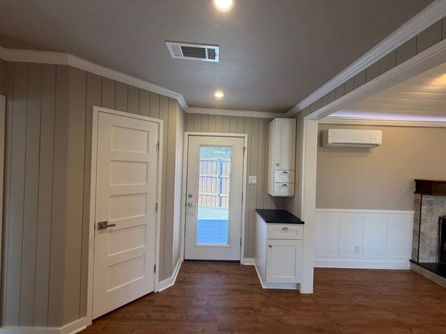 9941 Mixon Drive, Dallas, TX 75220