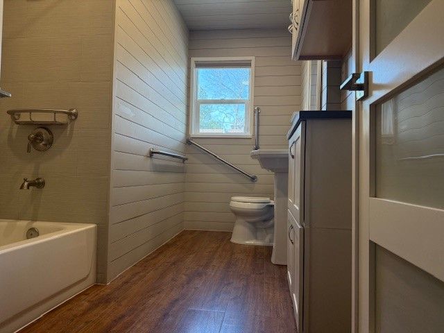 9941 Mixon Drive, Dallas, TX 75220