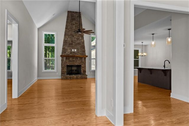 425 Blossom Trail, Acworth, GA 30101