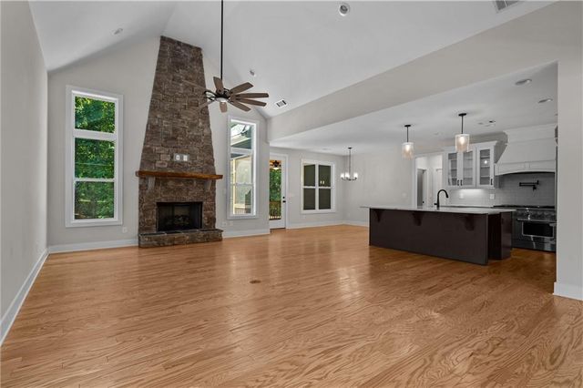 425 Blossom Trail, Acworth, GA 30101