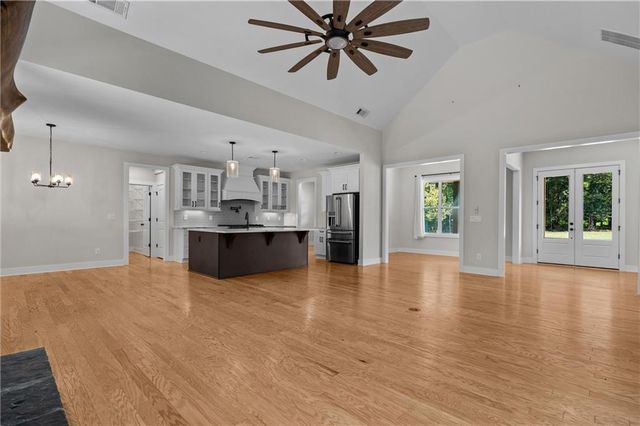 425 Blossom Trail, Acworth, GA 30101