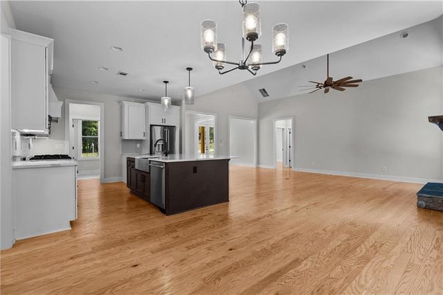 425 Blossom Trail, Acworth, GA 30101
