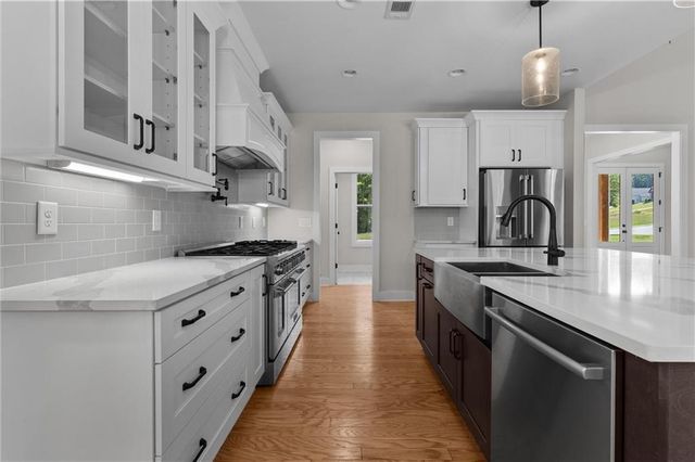 425 Blossom Trail, Acworth, GA 30101