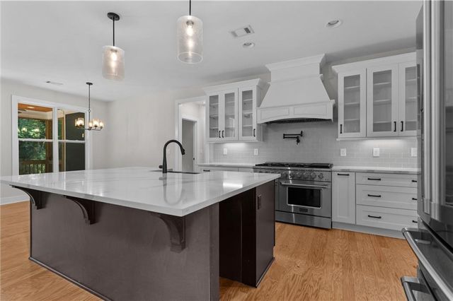 425 Blossom Trail, Acworth, GA 30101