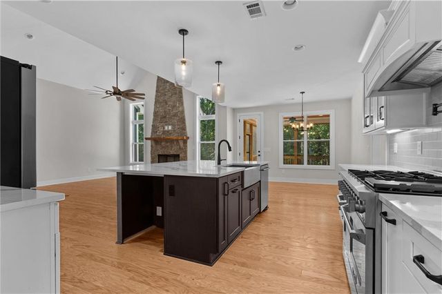425 Blossom Trail, Acworth, GA 30101