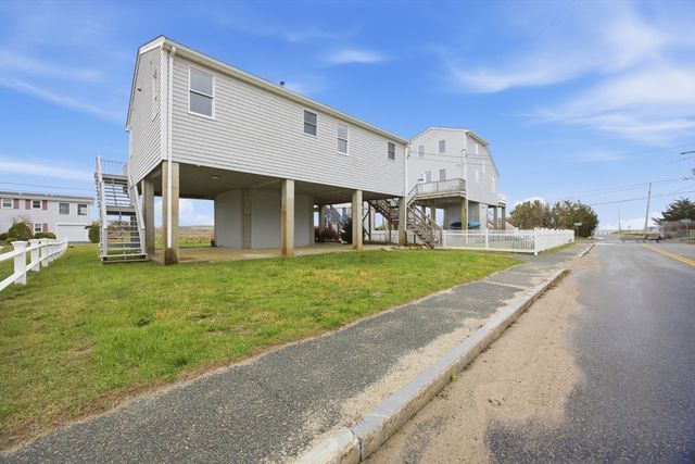 192 Swifts Beach Road, Wareham, MA 02571