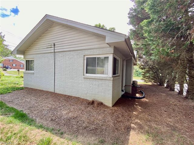 400 Statesville Boulevard, Salisbury, NC 28144