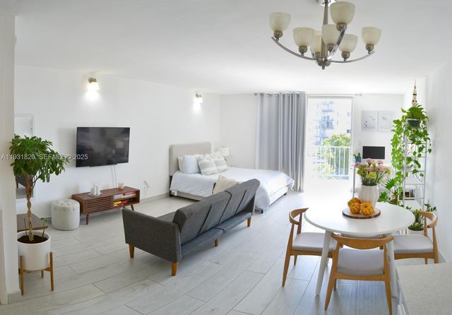 1470 NE 125th Ter 504, North Miami, FL 33161