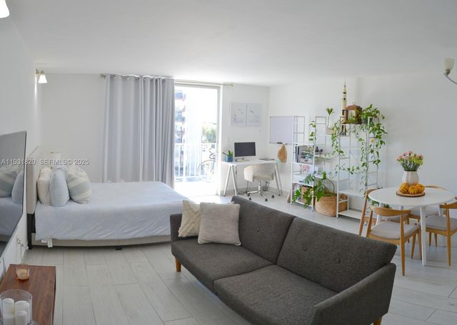 1470 NE 125th Ter 504, North Miami, FL 33161