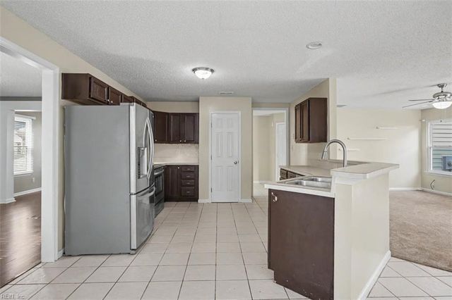 910 Andover CT, Newport News, VA 23608