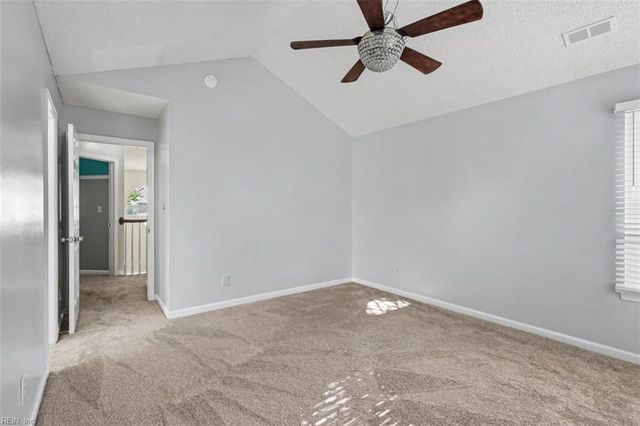 910 Andover CT, Newport News, VA 23608
