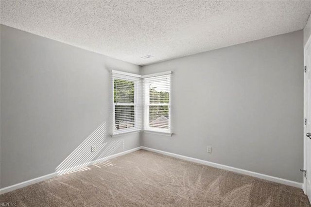 910 Andover CT, Newport News, VA 23608
