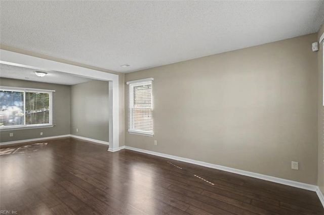 910 Andover CT, Newport News, VA 23608