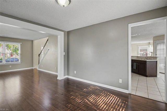 910 Andover CT, Newport News, VA 23608