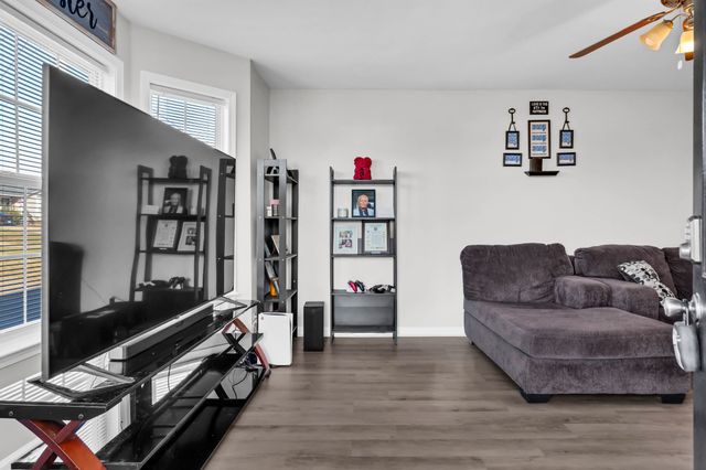 427 Filmore Rd, Oak Grove, KY 42262