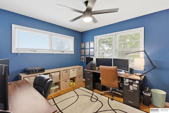 6102 Bancroft Street, Omaha, NE 68106