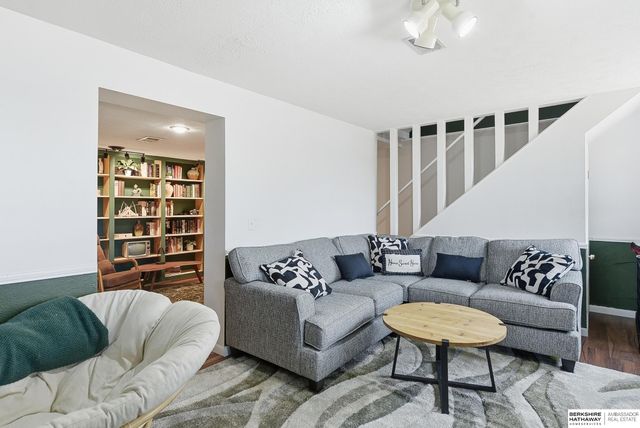 6102 Bancroft Street, Omaha, NE 68106