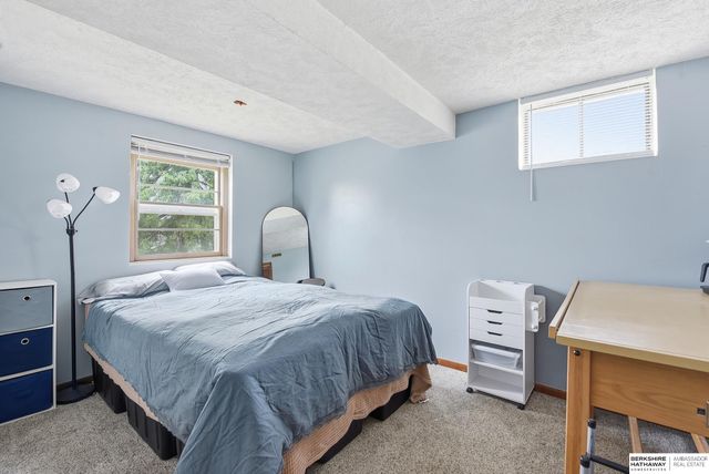 6102 Bancroft Street, Omaha, NE 68106